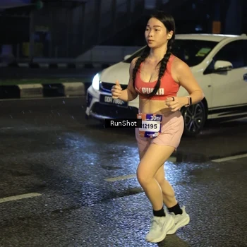 Runner Photo 7905135