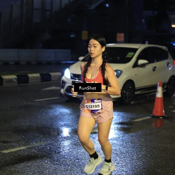 Runner Photo 7905136