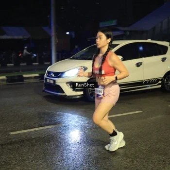 Runner Photo 7905145
