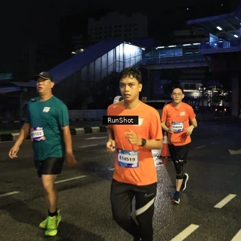 Runner Photo 7905277