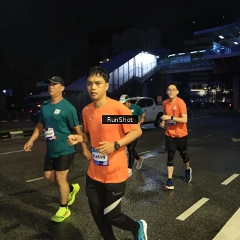 Runner Photo 7905292