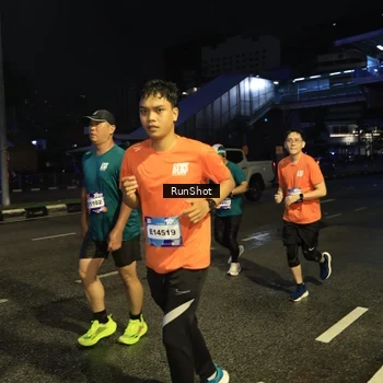 Runner Photo 7905295