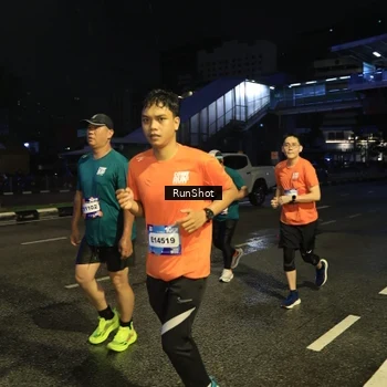 Runner Photo 7905296