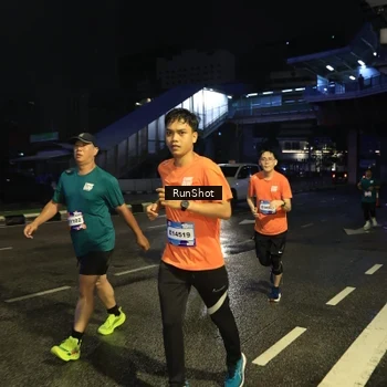 Runner Photo 7905298