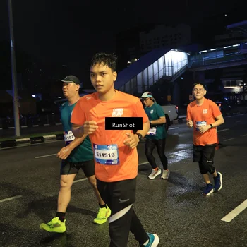Runner Photo 7905301