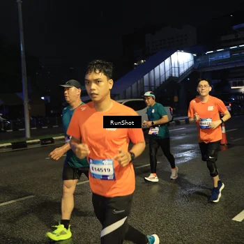 Runner Photo 7905305