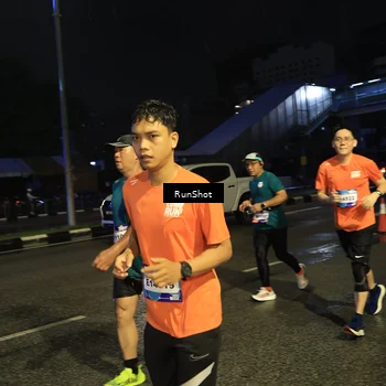 Runner Photo 7905306