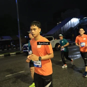 Runner Photo 7905309