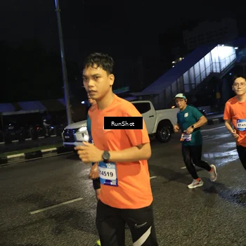Runner Photo 7905312