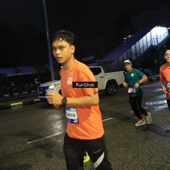 Runner Photo 7905316