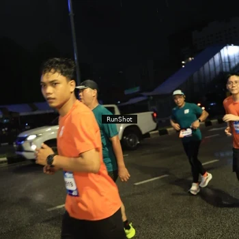 Runner Photo 7905317