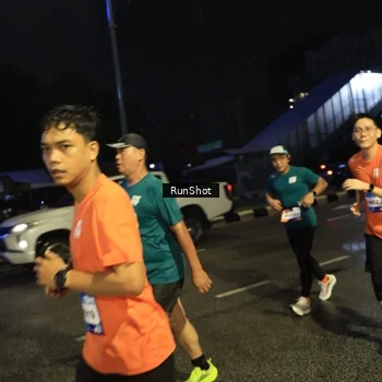 Runner Photo 7905320