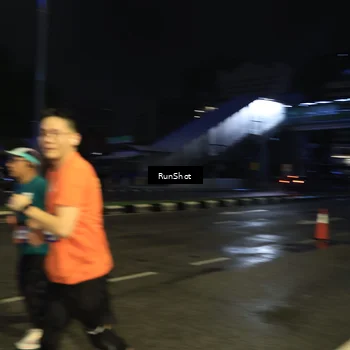 Runner Photo 7905345