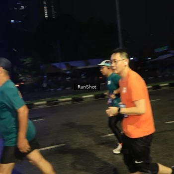 Runner Photo 7905349