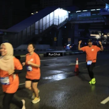 Runner Photo 7905353