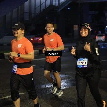 Runner Photo 7905356