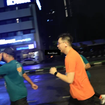 Runner Photo 7905368
