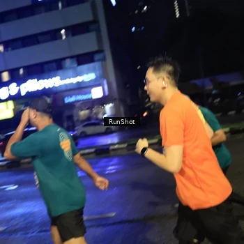 Runner Photo 7905371