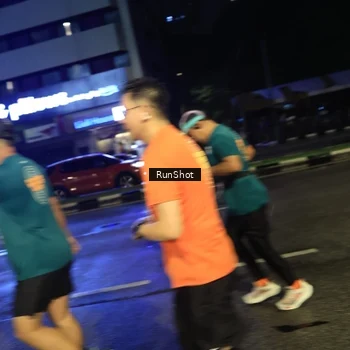 Runner Photo 7905376