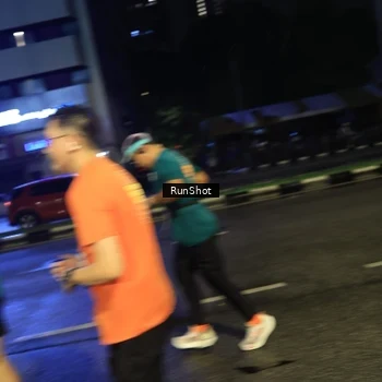 Runner Photo 7905378