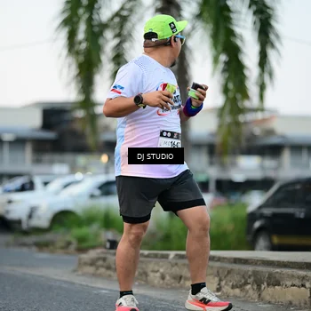 Runner Photo 7905400
