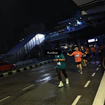 Runner Photo 7905415