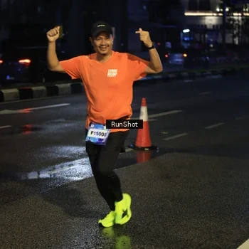 Runner Photo 7905427