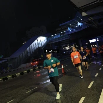 Runner Photo 7905430