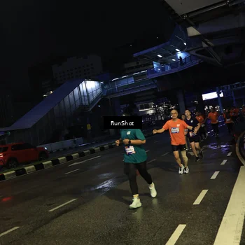 Runner Photo 7905439