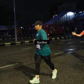 Runner Photo 7905470