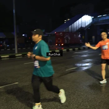 Runner Photo 7905473