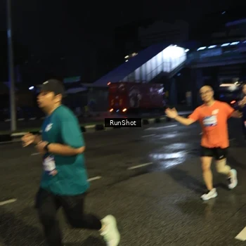 Runner Photo 7905474