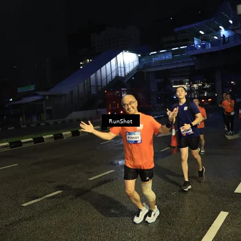 Runner Photo 7905492