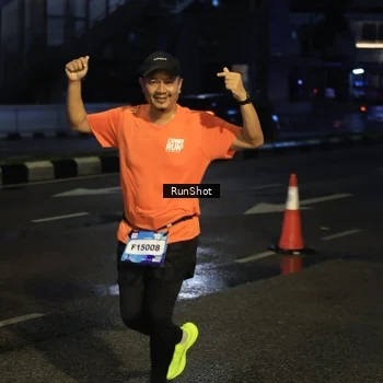 Runner Photo 7905493