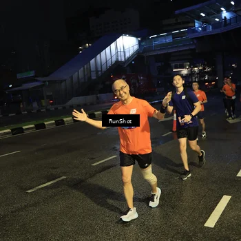 Runner Photo 7905496