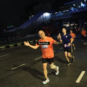 Runner Photo 7905498