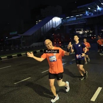 Runner Photo 7905499
