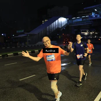 Runner Photo 7905504