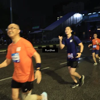 Runner Photo 7905530