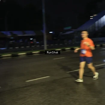 Runner Photo 7905578