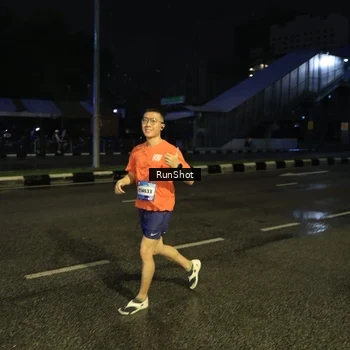 Runner Photo 7905592