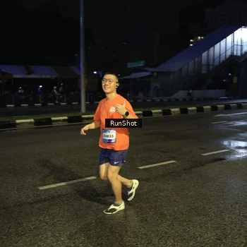 Runner Photo 7905596