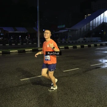Runner Photo 7905598