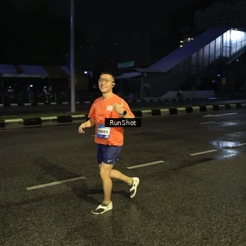 Runner Photo 7905600