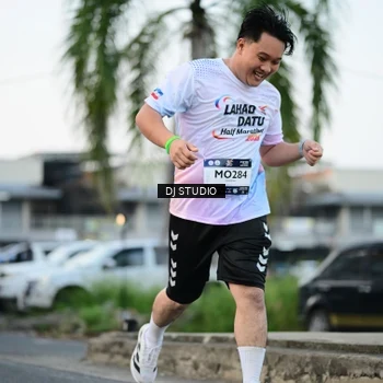 Runner Photo 7905602
