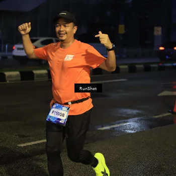 Runner Photo 7905605