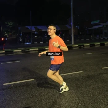 Runner Photo 7905613