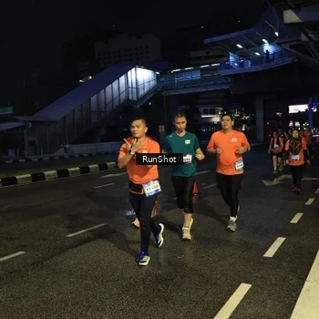 Runner Photo 7905650
