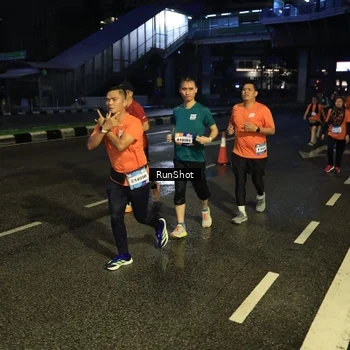 Runner Photo 7905665