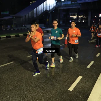 Runner Photo 7905666